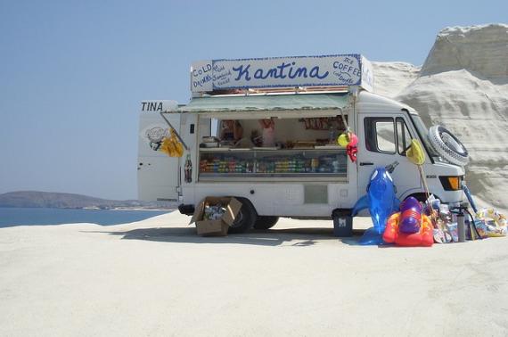 'Kantina Truck at Sarakiniko Beach - Milos, Greece' - Μήλος